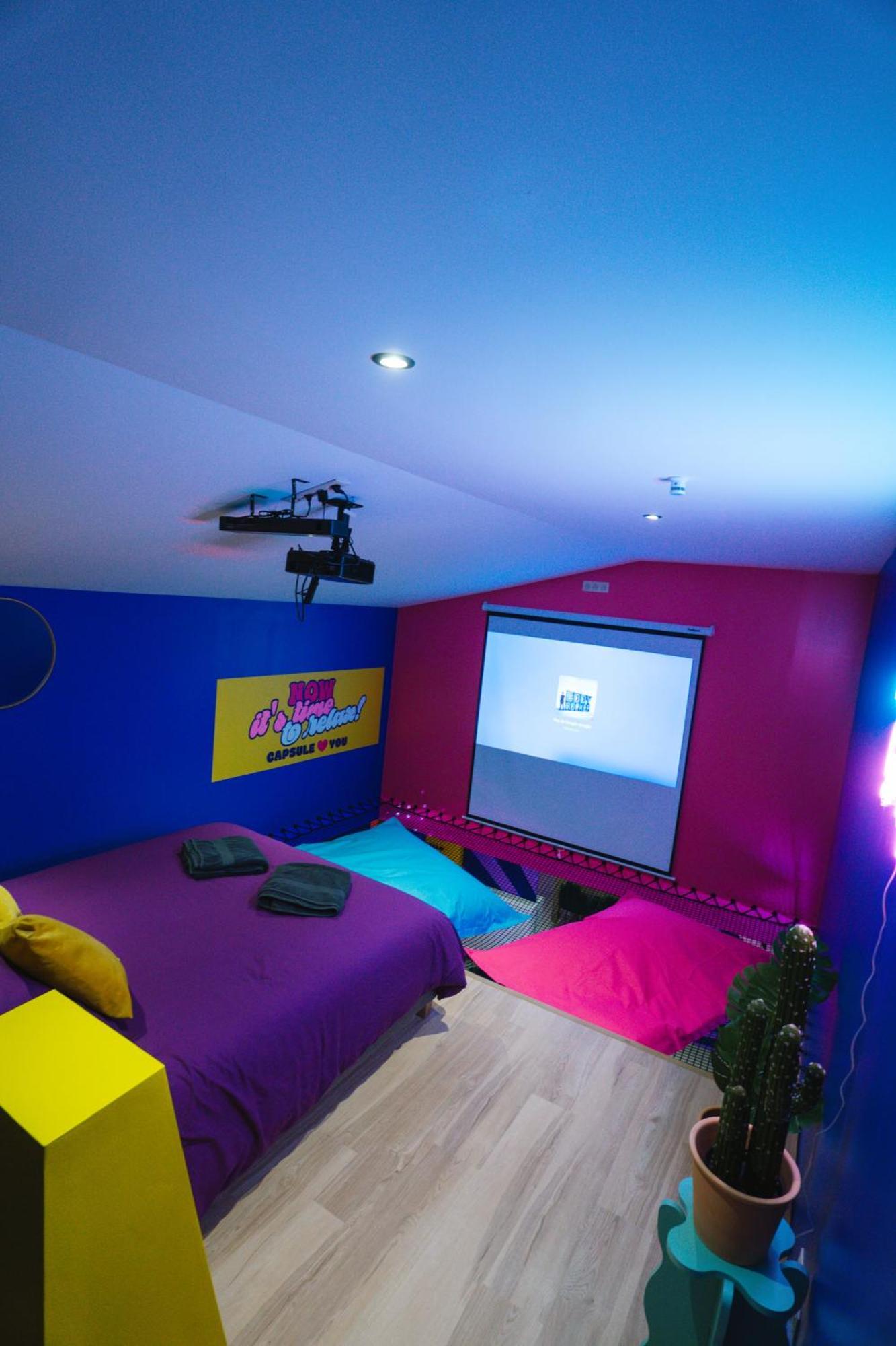Capsule Boogie-Woogie - Jacuzzi - Sauna - Billard - Jeux - Ecran Geant - Filet Suspendu - Netflix Ла-Лувьер Экстерьер фото