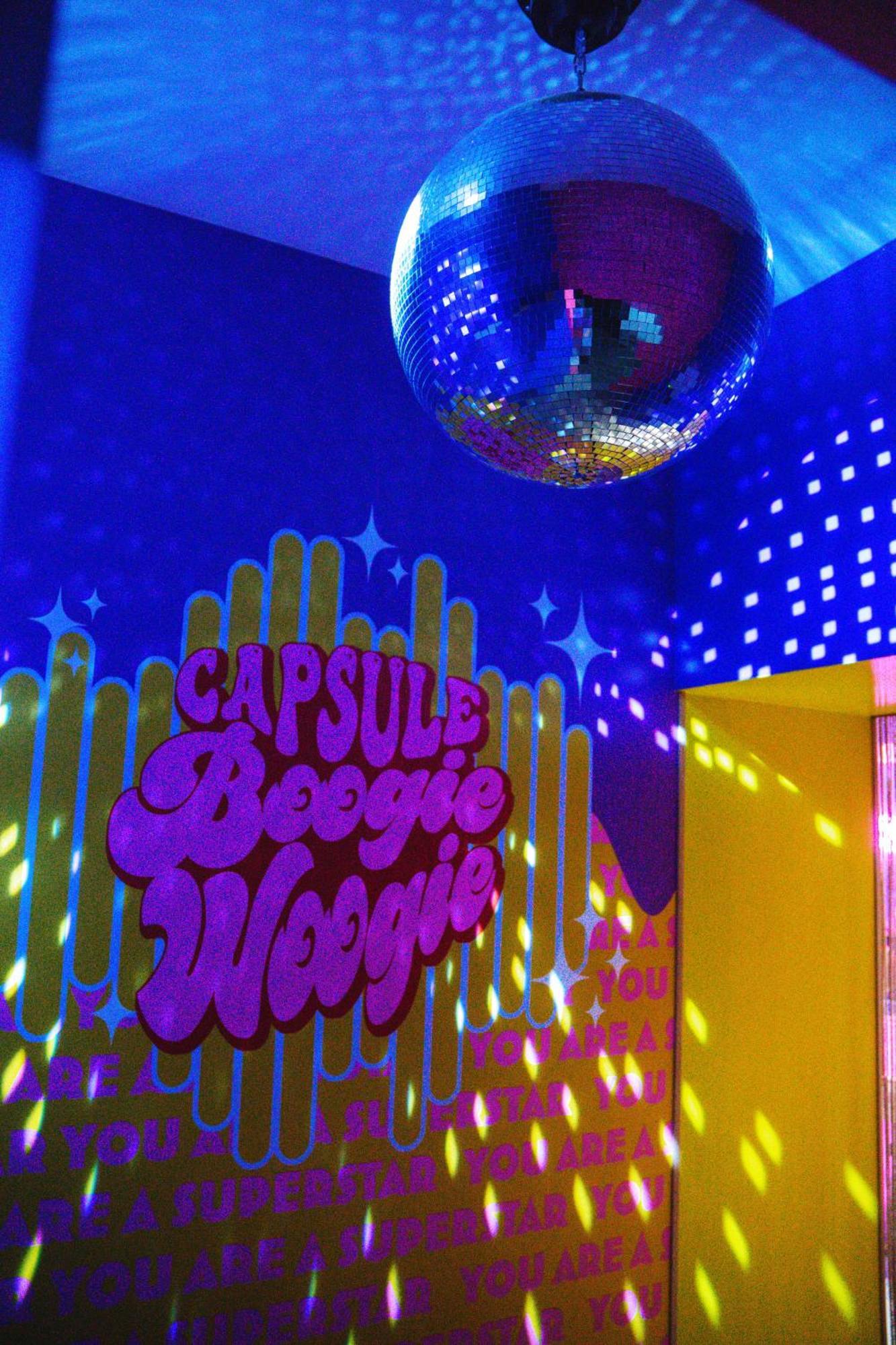 Capsule Boogie-Woogie - Jacuzzi - Sauna - Billard - Jeux - Ecran Geant - Filet Suspendu - Netflix Ла-Лувьер Экстерьер фото