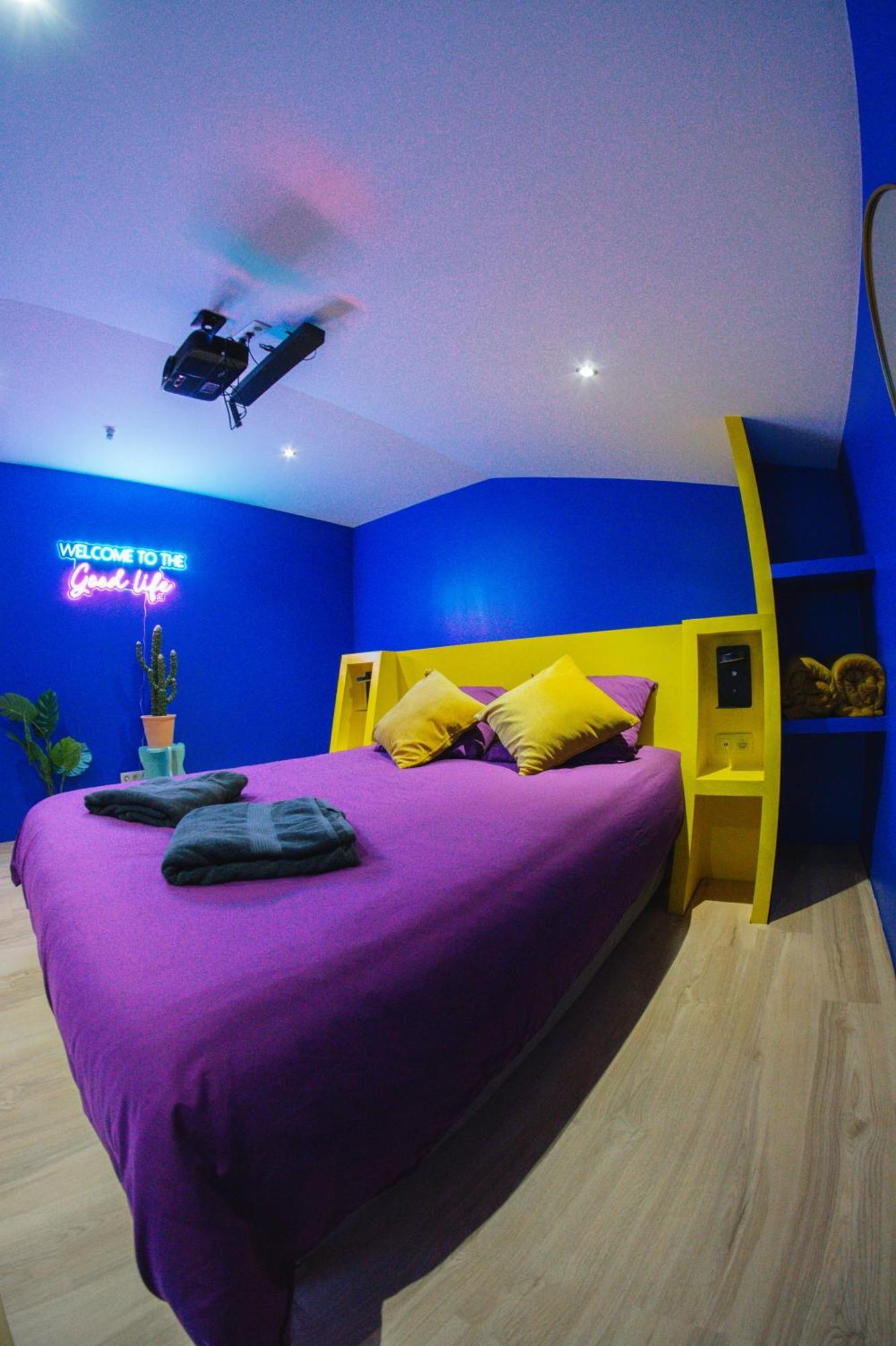 Capsule Boogie-Woogie - Jacuzzi - Sauna - Billard - Jeux - Ecran Geant - Filet Suspendu - Netflix Ла-Лувьер Экстерьер фото